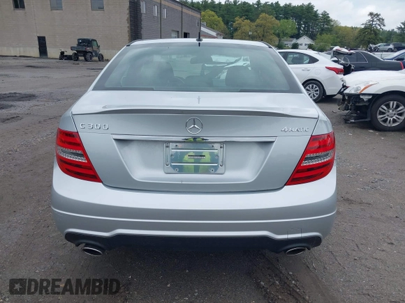 2013 Mercedes-Benz C 300 Sport with VIN WDDGF8AB0DR256335, listed as a IAAI auction lot 42216443 with 58,365 mi miles and . Bid and sale history available at carsss.com. Image 16.