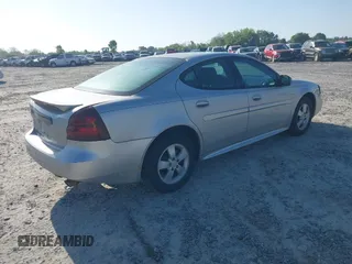 2007 Pontiac Grand Prix with VIN 2G2WP552071153266, listed as a IAAI auction lot 41986172 with 227,909 mi miles. Bid and sale history available at carsss.com. Image 4.