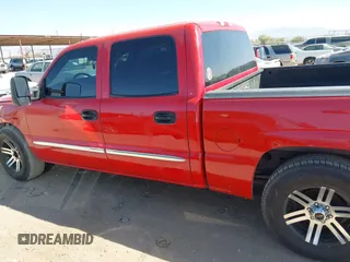 2005 GMC Sierra 1500 SLE z VIN 2GTEC13T951199456, wystawiony jako IAAI lot #41713285 z przebiegiem 219 386 mil mil oraz . Historia ofert i sprzedaży dostępna na DreamBid. Obrazek 14.