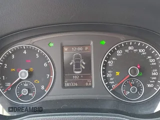 2013 Volkswagen Passat SE z VIN 1VWBP7A30DC144719, wystawiony jako IAAI lot #42174524 z przebiegiem 181 326 mil mil oraz . Historia ofert i sprzedaży dostępna na DreamBid. Obrazek 16.