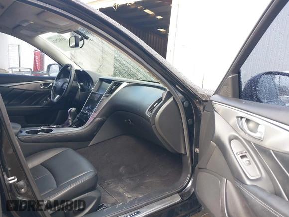 2014 Infiniti Q50 with VIN JN1BV7AP8EM675841, listed as a IAAI auction lot 41582924 with 139,637 mi miles. Bid and sale history available at carsss.com. Image 5.