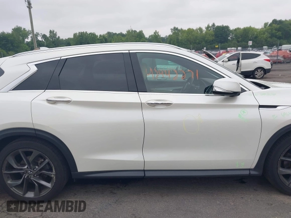 2019 Infiniti QX50 Luxe z VIN 3PCAJ5M33KF104361, wystawiony jako IAAI lot #42442271 z przebiegiem 47 217 mil mil oraz . Historia ofert i sprzedaży dostępna na DreamBid. Obrazek 13.