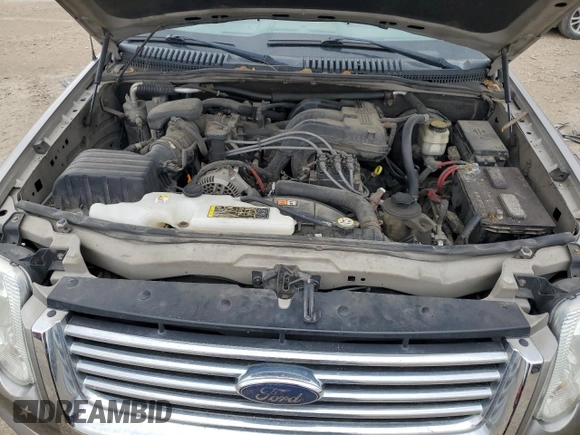 2008 Ford Explorer XLT z VIN 1FMEU73E68UB01490, wystawiony jako Copart lot #51369345 z przebiegiem 307 707 mil mil oraz Czysty tytuł • Clean title. Historia ofert i sprzedaży dostępna na DreamBid. Obrazek 12.