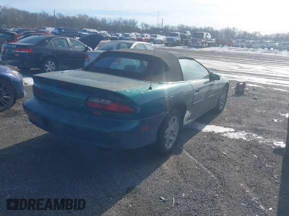 1995 Chevrolet Camaro Z28 z VIN 2G1FP32P5S2196335, wystawiony jako IAAI lot #41261378 z przebiegiem 126 260 mil mil oraz . Historia ofert i sprzedaży dostępna na DreamBid. Obrazek 4.
