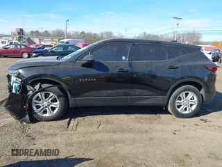 2021 Chevrolet Blazer LT z VIN 3GNKBCRS3MS565308, wystawiony jako IAAI lot #41675966 z przebiegiem 76 588 mil mil oraz . Historia ofert i sprzedaży dostępna na DreamBid. Obrazek 14.