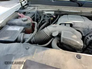 2007 Chevrolet Silverado 1500 z VIN 1GCEC14J57Z540486, wystawiony jako Copart lot #84208034 z przebiegiem 161 137 mil mil oraz Szkoda całkowita • Salvage title. Historia ofert i sprzedaży dostępna na DreamBid. Obrazek 13.