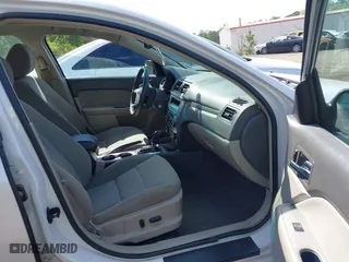 2011 Ford Fusion Hybrid with VIN 3FADP0L33BR116725, listed as a IAAI auction lot 42001023 with 172,845 mi miles. Bid and sale history available at carsss.com. Image 5.