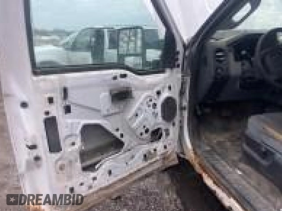 2013 Ford Super Duty F-250 SRW XL with VIN 1FDBF2B63DEB59832, listed as a IAAI auction lot 42181648 with 416,363 mi miles. Bid and sale history available at carsss.com. Image 4.
