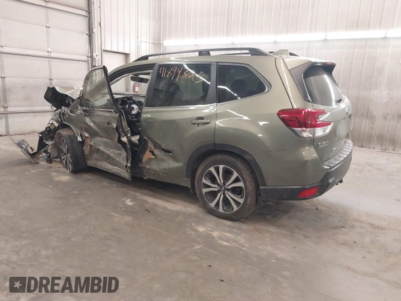 2020 Subaru Forester Limited with VIN JF2SKAUC1LH588236, listed as a IAAI auction lot 41894325 with 81,630 mi miles. Bid and sale history available at carsss.com. Image 3.