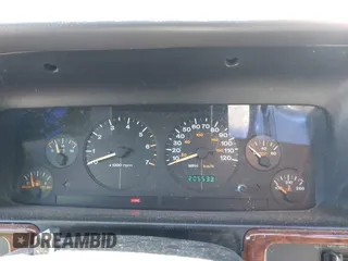 1997 Jeep Grand Cherokee Laredo with VIN 1J4GZ58S7VC713517, listed as a IAAI auction lot 42062214 with 205,533 mi miles. Bid and sale history available at carsss.com. Image 7.