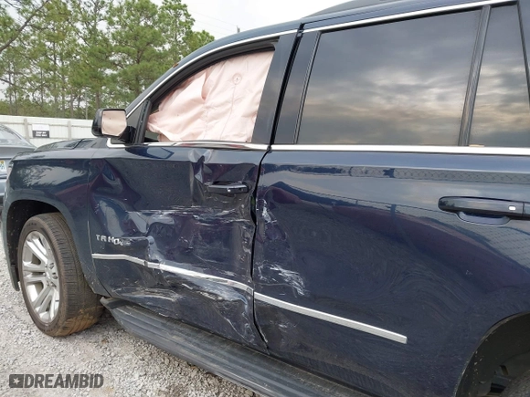 2019 Chevrolet Tahoe LT with VIN 1GNSCBKC7KR133119, listed as a IAAI auction lot 41570650 with 114,575 mi miles. Bid and sale history available at carsss.com. Image 6.