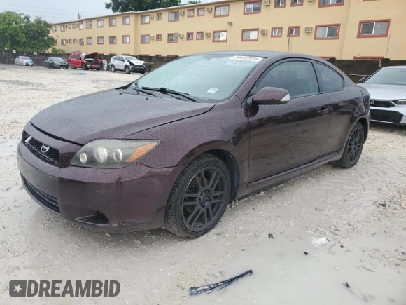 2010 Scion tC z VIN JTKDE3B79A0309636, wystawiony jako Copart lot #58693935 z przebiegiem 153 413 mil mil oraz Czysty tytuł • Clean title. Historia ofert i sprzedaży dostępna na DreamBid. Obrazek 1.