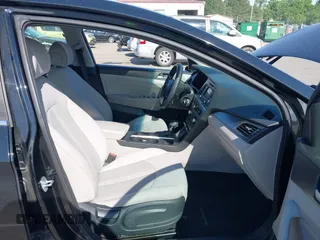 2015 Hyundai Sonata Limited z VIN 5NPE34AF1FH052496, wystawiony jako IAAI lot #42183861 z przebiegiem 147 299 mil mil oraz . Historia ofert i sprzedaży dostępna na DreamBid. Obrazek 5.