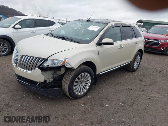 2014 Lincoln MKX with VIN 2LMDJ8JK1EBL13125, listed as a IAAI auction lot 41805340 with 100,078 mi miles. Bid and sale history available at carsss.com. Image 2.