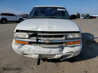 2000 Chevrolet S-10 LS with VIN 1GCCS14W8YK222863, listed as a Copart auction lot 87249414 with 217,295 mi miles and Salvage Title. Bid and sale history available at carsss.com. Image 5.