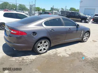2009 Jaguar XF Luxury with VIN SAJWA05B39HR10050, listed as a IAAI auction lot 42044028 with 1 mi miles. Bid and sale history available at carsss.com. Image 4.