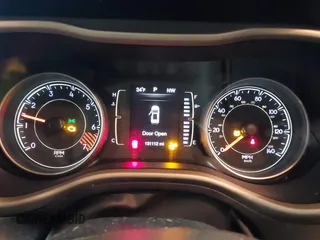 2015 Jeep Cherokee Latitude with VIN 1C4PJMCB5FW768854, listed as a IAAI auction lot 41246213 with 131,112 mi miles. Bid and sale history available at carsss.com. Image 7.