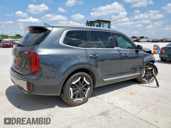 2023 Kia Telluride S with VIN 5XYP64GC6PG338950, listed as a Copart auction lot 62585695 with 72,523 mi miles and Salvage title. Bid and sale history available at DreamBid. Image 3.