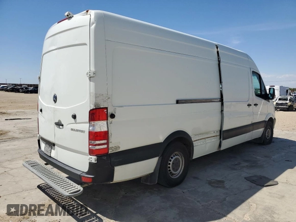 2014 Mercedes-Benz Sprinter with VIN WD3PE8DE2E5826891, listed as a Copart auction lot 54057315 with 193,177 mi miles and Clean Title. Bid and sale history available at DreamBid. Image 3.