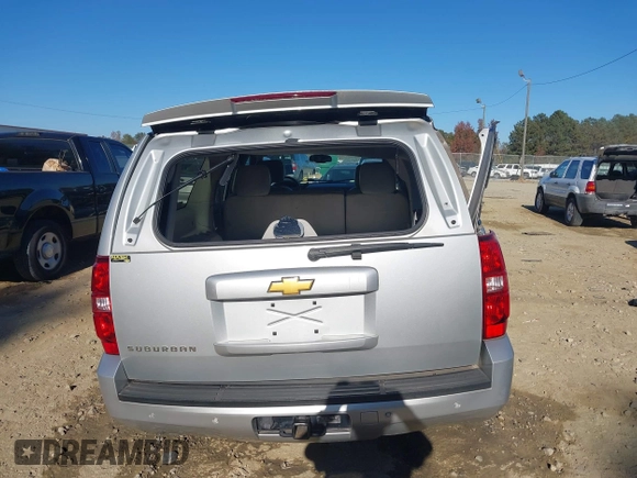 2013 Chevrolet Suburban LT with VIN 1GNSCJE03DR201530, listed as a IAAI auction lot 37988428 with 107,892 mi miles. Bid and sale history available at carsss.com. Image 16.