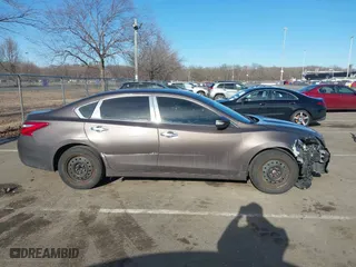 2017 Nissan Altima 2.5 SR with VIN 1N4AL3AP9HC133798, listed as a IAAI auction lot 41582890 with 57,440 mi miles. Bid and sale history available at carsss.com. Image 13.