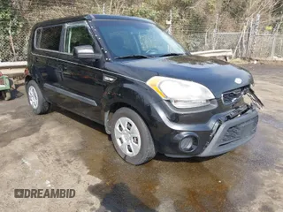 2012 Kia Soul with VIN KNDJT2A52C7377295, listed as a IAAI auction lot 41672290 with 181,347 mi miles. Bid and sale history available at carsss.com. Image 1.