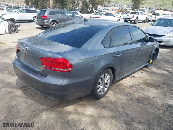 2014 Volkswagen Passat Wolfsburg Ed with VIN 1VWAT7A39EC109525, listed as a IAAI auction lot 41919773 with 133,510 mi miles. Bid and sale history available at carsss.com. Image 4.