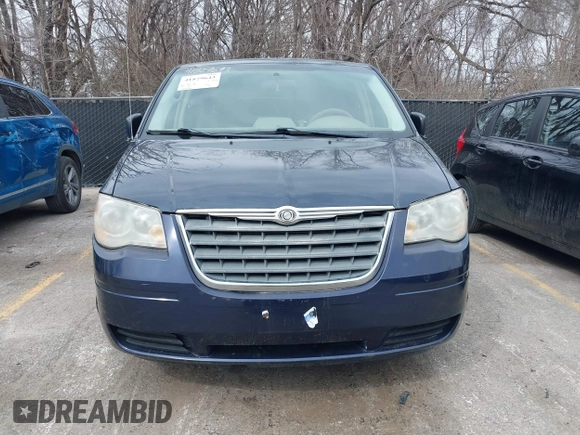2008 Chrysler Town & Country LX with VIN 2A8HR44H68R743840, listed as a IAAI auction lot 41829643 with 183,696 mi miles. Bid and sale history available at carsss.com. Image 6.