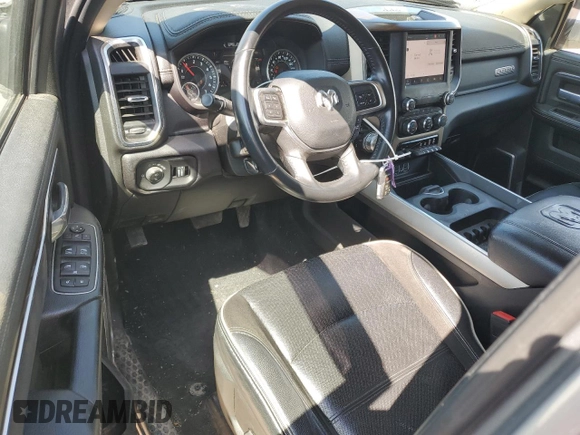 2022 Ram 2500 Laramie z VIN 3C6UR5FJ1NG423393, wystawiony jako Copart lot #57487395 z przebiegiem 124 528 mil mil oraz Szkoda całkowita • Salvage title. Historia ofert i sprzedaży dostępna na DreamBid. Obrazek 8.