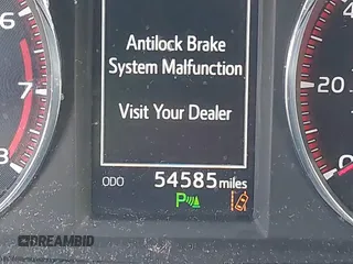 2017 Toyota RAV4 SE z VIN JTMJFREV7HJ709543, wystawiony jako IAAI lot #41355727 z przebiegiem 54 585 mil mil oraz . Historia ofert i sprzedaży dostępna na DreamBid. Obrazek 15.