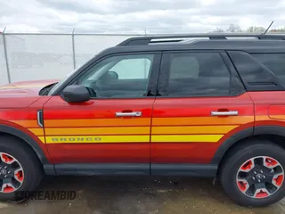 2024 Ford Bronco z VIN 3FMCR9K69RRF45079, wystawiony jako IAAI lot #42009210 z przebiegiem 3 267 mil mil oraz . Historia ofert i sprzedaży dostępna na DreamBid. Obrazek 14.