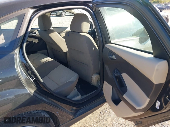 2013 Ford Focus SE z VIN 1FADP3F2XDL280298, wystawiony jako IAAI lot #40493858 z przebiegiem 126 051 mil mil oraz . Historia ofert i sprzedaży dostępna na DreamBid. Obrazek 8.