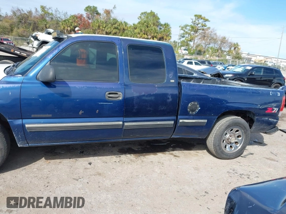 2000 Chevrolet Silverado 1500 with VIN 2GCEC19W3Y1137511, listed as a IAAI auction lot 41449575 with 309,743 mi miles and . Bid and sale history available at DreamBid. Image 14.