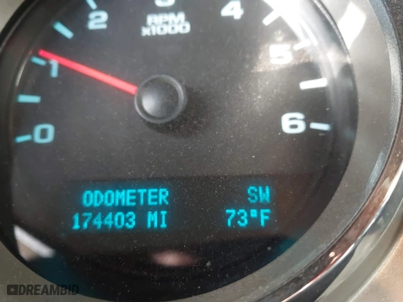 2013 Chevrolet Silverado 1500 LT with VIN 1GCRCSE09DZ338310, listed as a IAAI auction lot 41509184 with 174,403 mi miles. Bid and sale history available at carsss.com. Image 16.