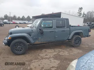 2024 Jeep Gladiator Sport z VIN 1C6HJTAG5RL127973, wystawiony jako IAAI lot #41248039 z przebiegiem 2 648 mil mil oraz . Historia ofert i sprzedaży dostępna na DreamBid. Obrazek 14.