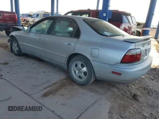 1997 Honda Accord Special Edition z VIN 1HGCD5603VA135630, wystawiony jako Copart lot #57807945 z przebiegiem 202 533 mil mil oraz Szkoda całkowita • Salvage title. Historia ofert i sprzedaży dostępna na DreamBid. Obrazek 2.