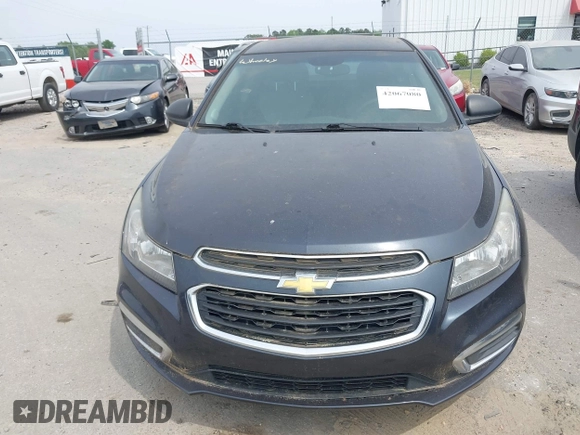 2015 Chevrolet Cruze LS z VIN 1G1PA5SH8F7164276, wystawiony jako IAAI lot #42067080 z przebiegiem 150 369 mil mil oraz . Historia ofert i sprzedaży dostępna na DreamBid. Obrazek 6.