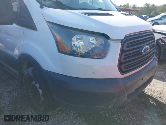 2018 Ford Transit with VIN 1FTYR3XM4JKA16579, listed as a IAAI auction lot 41560447 with 200,343 mi miles. Bid and sale history available at carsss.com. Image 1.