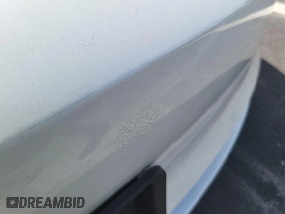 2020 Tesla Model 3 Long Range z VIN 5YJ3E1EB3LF646315, wystawiony jako IAAI lot #42398524 z przebiegiem 51 652 mil mil oraz . Historia ofert i sprzedaży dostępna na DreamBid. Obrazek 16.