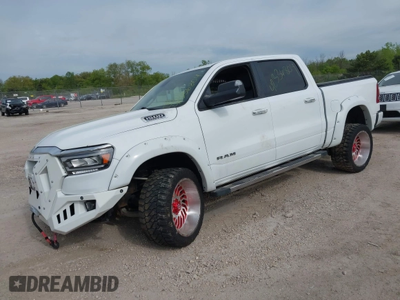 2019 Ram 1500 Big Horn z VIN 1C6SRFFT6KN660091, wystawiony jako IAAI lot #42336804 z przebiegiem 59 162 mil mil oraz . Historia ofert i sprzedaży dostępna na DreamBid. Obrazek 20.
