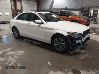 2021 Mercedes-Benz C 300 z VIN W1KWF8EB2MR646116, wystawiony jako IAAI lot #41378178 z przebiegiem 28 956 mil mil oraz . Historia ofert i sprzedaży dostępna na DreamBid. Obrazek 1.
