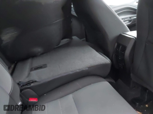 2016 Ford Escape SE with VIN 1FMCU9GX8GUB28820, listed as a IAAI auction lot 40874359 with 134,459 mi miles. Bid and sale history available at carsss.com. Image 8.