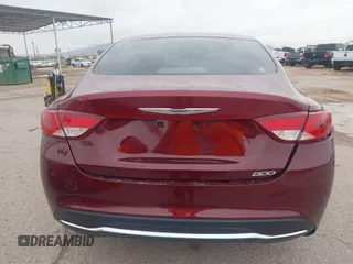 2015 Chrysler 200 Limited z VIN 1C3CCCAB6FN727715, wystawiony jako IAAI lot #41793423 z przebiegiem 146 503 mil mil oraz . Historia ofert i sprzedaży dostępna na DreamBid. Obrazek 17.