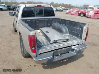 2005 Chevrolet Colorado 1SC LS Z85 with VIN 1GCCS136X58100497, listed as a IAAI auction lot 42061268 with 150,981 mi miles. Bid and sale history available at carsss.com. Image 6.