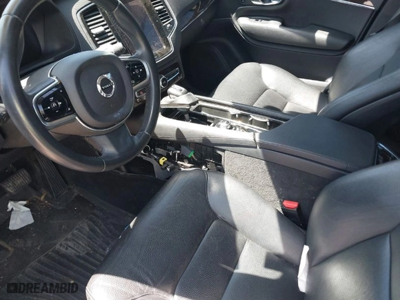 2016 Volvo XC90 T6 Momentum with VIN YV4A22PK4G1040956, listed as a IAAI auction lot 42027275 with 137,247 mi miles. Bid and sale history available at carsss.com. Image 17.