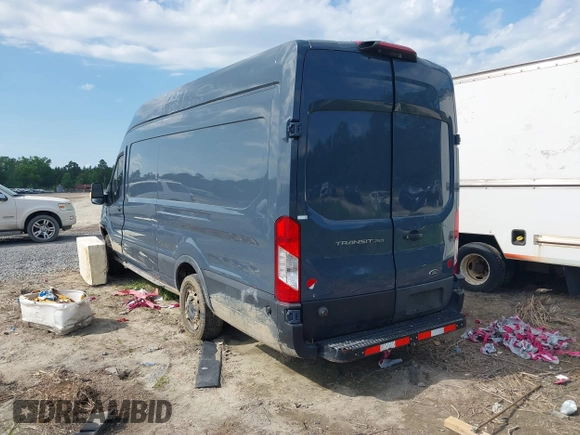2019 Ford Transit z VIN 1FTYR3XMXKKB33312, wystawiony jako IAAI lot #42253712 z przebiegiem 68 590 mil mil oraz . Historia ofert i sprzedaży dostępna na DreamBid. Obrazek 3.