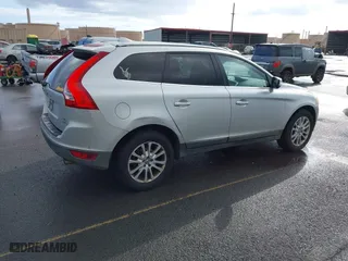2010 Volvo XC60 3.0T with VIN YV4992DZ1A2029821, listed as a IAAI auction lot 41626256 with 125,795 mi miles. Bid and sale history available at carsss.com. Image 4.