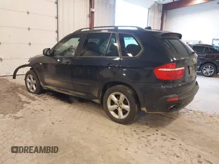 2008 BMW X5 3.0si z VIN 5UXFE43528L000990, wystawiony jako IAAI lot #41904741 z przebiegiem Nie podano mil oraz . Historia ofert i sprzedaży dostępna na DreamBid. Obrazek 3.