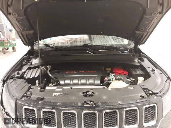 2020 Jeep Compass Latitude with VIN 3C4NJCBB8LT130425, listed as a IAAI auction lot 41475443 with 82,782 mi miles and . Bid and sale history available at carsss.com. Image 10.
