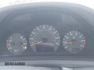 2002 Mercedes-Benz CLK 320/430 z VIN WDBLK70G12T129233, wystawiony jako IAAI lot #42391247 z przebiegiem 94 186 mil mil oraz . Historia ofert i sprzedaży dostępna na DreamBid. Obrazek 7.